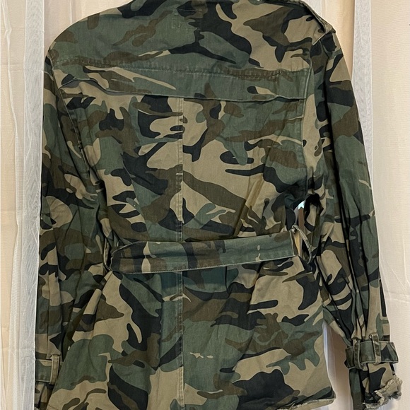 Forever21 Contemporary lightweight camo jacket Women’s size S. Great condition! - Picture 6 of 6